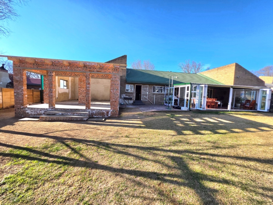 4 Bedroom Property for Sale in La Provance Free State